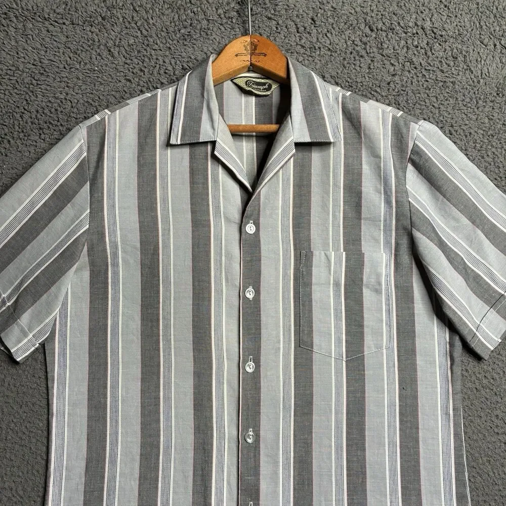 Vintage 70s Camp Shirt Triumph California Men’s Small Lightweight Cat Eye Button
